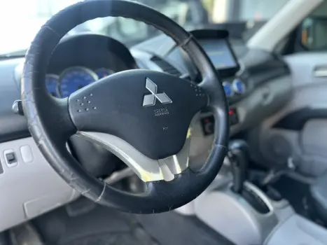 MITSUBISHI L 200 Triton 3.2 16V HPE 4X4 CABINE DUPLA TURBO DIESEL INTERCOOLER AUTOMTICO, Foto 3