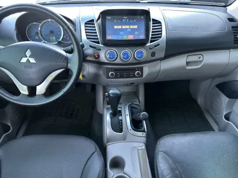 MITSUBISHI L 200 Triton 3.2 16V HPE 4X4 CABINE DUPLA TURBO DIESEL INTERCOOLER AUTOMTICO, Foto 9