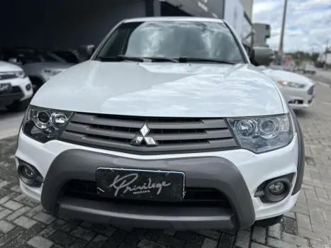 MITSUBISHI L 200 Triton 3.2 16V HPE 4X4 CABINE DUPLA TURBO DIESEL INTERCOOLER AUTOMTICO, Foto 2