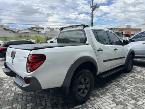 MITSUBISHI L 200 Triton 3.2 16V HPE 4X4 CABINE DUPLA TURBO DIESEL INTERCOOLER AUTOMTICO, Foto 6