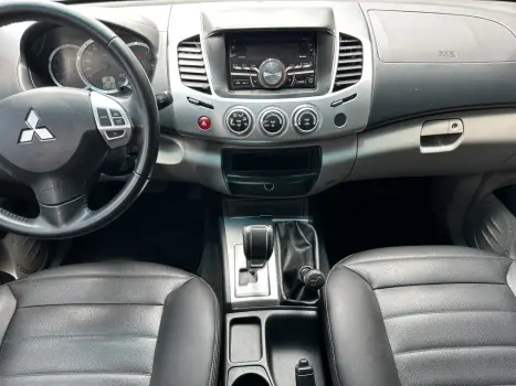 MITSUBISHI L 200 Triton 3.2 16V HPE 4X4 CABINE DUPLA TURBO DIESEL INTERCOOLER AUTOMTICO, Foto 7