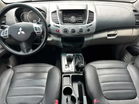 MITSUBISHI L 200 Triton 3.2 16V HPE 4X4 CABINE DUPLA TURBO DIESEL INTERCOOLER AUTOMTICO, Foto 9