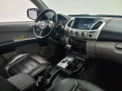 MITSUBISHI L 200 Triton 3.2 16V HPE 4X4 CABINE DUPLA TURBO DIESEL INTERCOOLER AUTOM�TICO, Foto 17