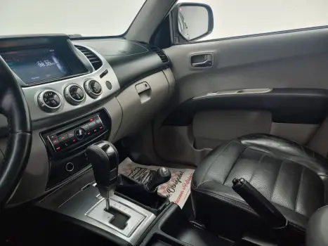 MITSUBISHI L 200 Triton 3.2 16V HPE 4X4 CABINE DUPLA TURBO DIESEL INTERCOOLER AUTOM�TICO, Foto 18