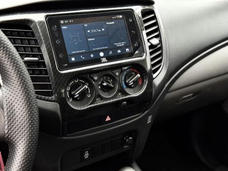 MITSUBISHI L 200 Triton 2.4 16V OUTDOOR HPE-S 4X4 CABINE DUPLA TURBO DIESEL AUTOM�TICO, Foto 6