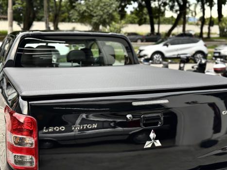 MITSUBISHI L 200 Triton 2.4 16V OUTDOOR HPE-S 4X4 CABINE DUPLA TURBO DIESEL AUTOM�TICO, Foto 9