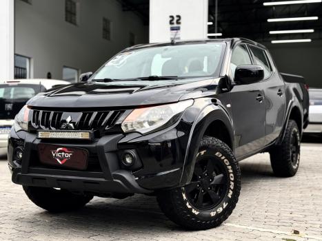 MITSUBISHI L 200 Triton 2.4 16V OUTDOOR HPE-S 4X4 CABINE DUPLA TURBO DIESEL AUTOM�TICO, Foto 4