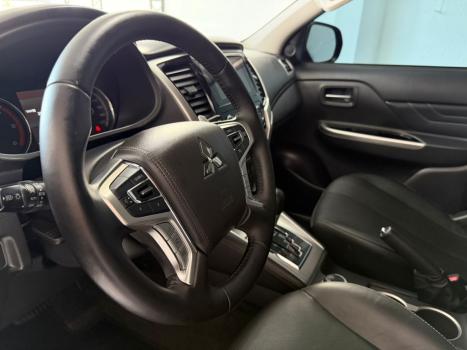 MITSUBISHI L 200 Triton 2.4 16V SPORT HPE-S 4X4 CABINE DUPLA TURBO DIESEL AUTOM�TICO, Foto 5