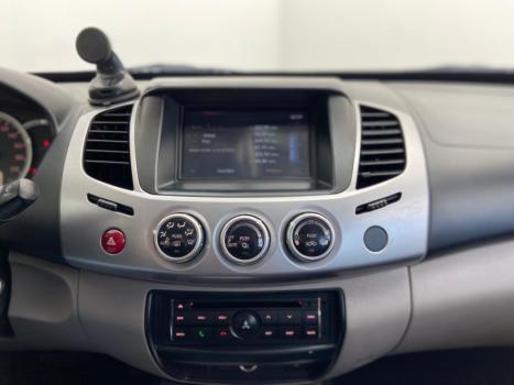 MITSUBISHI L 200 Triton 3.2 16V HPE 4X4 CABINE DUPLA TURBO DIESEL INTERCOOLER AUTOM�TICO, Foto 8