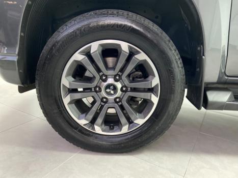 MITSUBISHI L 200 Triton 2.4 16V SPORT HPE 4X4 CABINE DUPLA TURBO DIESEL AUTOM�TICO, Foto 16