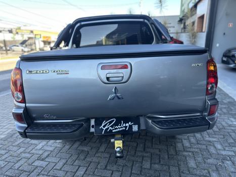 MITSUBISHI L 200 Triton 3.2 16V HPE 4X4 CABINE DUPLA TURBO DIESEL INTERCOOLER AUTOM�TICO, Foto 4