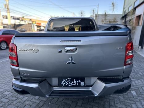 MITSUBISHI L 200 Triton 2.4 16V SPORT HPE 4X4 CABINE DUPLA TURBO DIESEL AUTOM�TICO, Foto 5