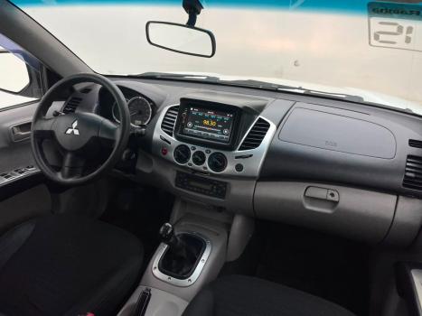 MITSUBISHI L 200 Triton 2.4 16V FLEX HLS CABINE DUPLA, Foto 12