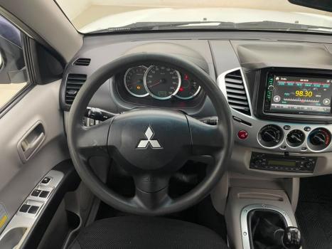 MITSUBISHI L 200 Triton 2.4 16V FLEX HLS CABINE DUPLA, Foto 13