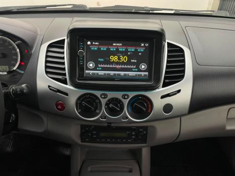 MITSUBISHI L 200 Triton 2.4 16V FLEX HLS CABINE DUPLA, Foto 15