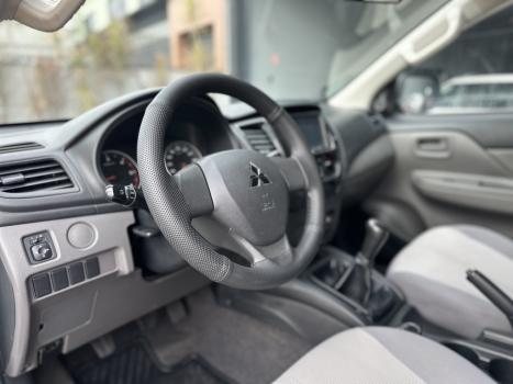 MITSUBISHI L 200 Triton 2.4 16V FLEX GLX 4X4 OUTDOOR CABINE DUPLA, Foto 3