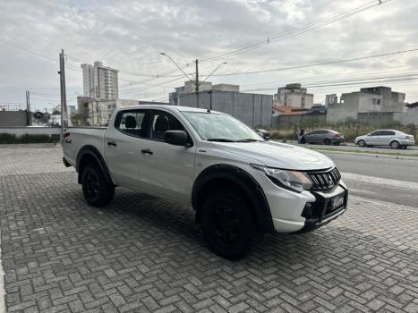 MITSUBISHI L 200 Triton 2.4 16V FLEX GLX 4X4 OUTDOOR CABINE DUPLA, Foto 5