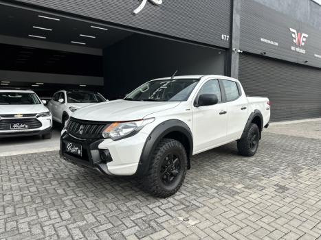 MITSUBISHI L 200 Triton 2.4 16V FLEX GLX 4X4 OUTDOOR CABINE DUPLA, Foto 9