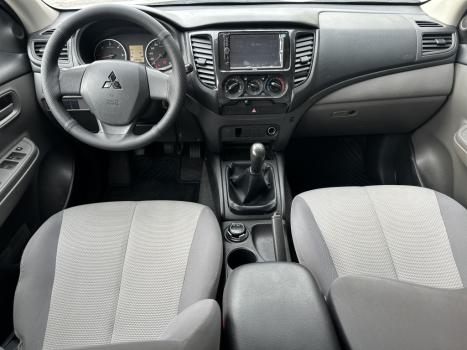 MITSUBISHI L 200 Triton 2.4 16V FLEX GLX 4X4 OUTDOOR CABINE DUPLA, Foto 10