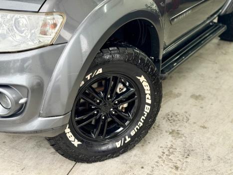 MITSUBISHI L 200 Triton 2.4 16V FLEX HLS CHROME CABINE DUPLA, Foto 2