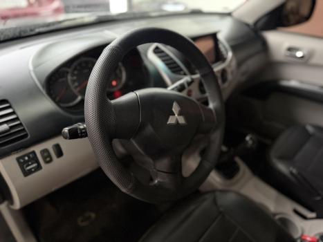 MITSUBISHI L 200 Triton 2.4 16V FLEX HLS CHROME CABINE DUPLA, Foto 6