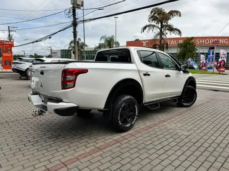 MITSUBISHI L 200 Triton 2.4 16V SPORT GLS CABINE DUPLA TURBO DIESEL, Foto 4