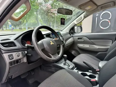 MITSUBISHI L 200 Triton 2.4 16V SPORT GLS CABINE DUPLA TURBO DIESEL, Foto 5