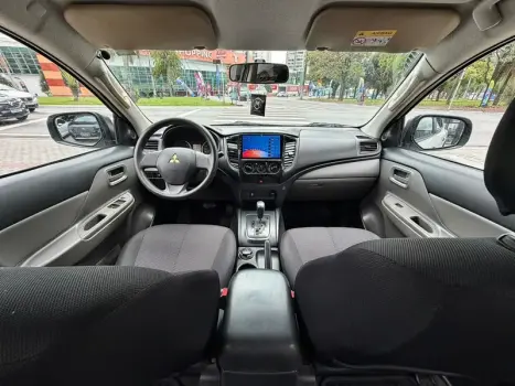 MITSUBISHI L 200 Triton 2.4 16V SPORT GLS CABINE DUPLA TURBO DIESEL, Foto 9