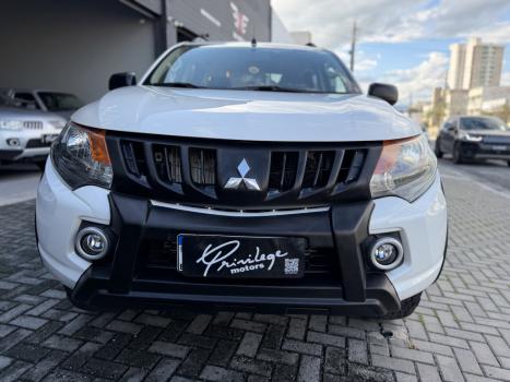 MITSUBISHI L 200 Triton 2.4 16V SPORT GLS CABINE DUPLA TURBO DIESEL, Foto 3