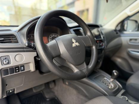 MITSUBISHI L 200 Triton 2.4 16V SPORT GLS CABINE DUPLA TURBO DIESEL, Foto 4