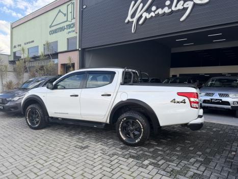 MITSUBISHI L 200 Triton 2.4 16V SPORT GLS CABINE DUPLA TURBO DIESEL, Foto 6
