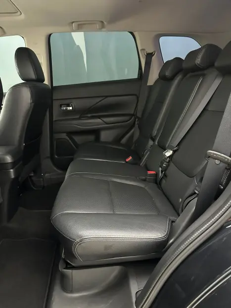 MITSUBISHI Outlander 2.0 16V 4P AUTOMÁTICO, Foto 5 MITSUBISHI Outlander 2.0 16V 4P AUTOMÁTICO, Foto 5