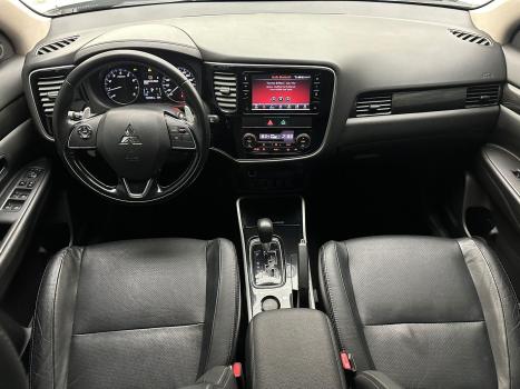 MITSUBISHI Outlander 2.0 16V 4P AUTOMÁTICO, Foto 7 MITSUBISHI Outlander 2.0 16V 4P AUTOMÁTICO, Foto 7