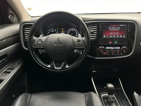 MITSUBISHI Outlander 2.0 16V 4P AUTOMÁTICO, Foto 8 MITSUBISHI Outlander 2.0 16V 4P AUTOMÁTICO, Foto 8
