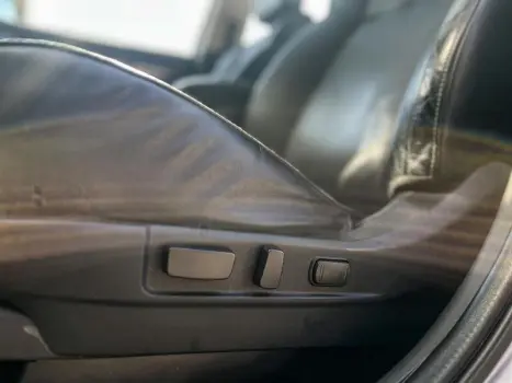 MITSUBISHI Outlander 3.0 V6 24V 4P 4X4 AUTOM�TICO, Foto 4