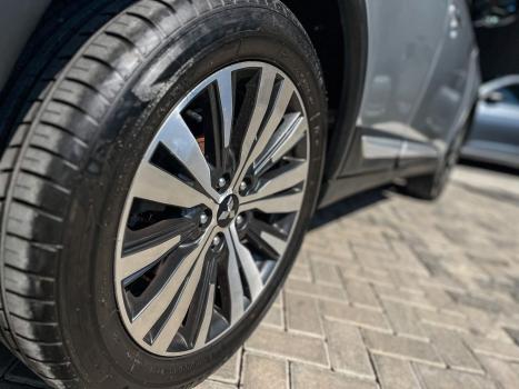 MITSUBISHI Outlander 3.0 V6 24V 4P 4X4 AUTOM�TICO, Foto 6