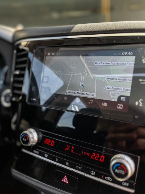 MITSUBISHI Outlander 3.0 V6 24V 4P 4X4 AUTOM�TICO, Foto 10