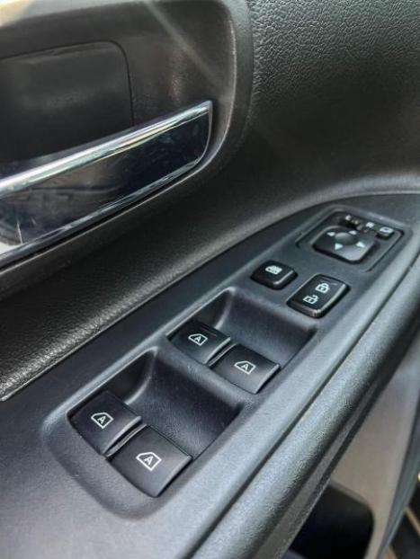 MITSUBISHI Outlander 3.0 V6 24V 4P 4X4 AUTOM�TICO, Foto 17