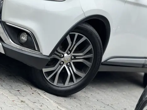 MITSUBISHI Outlander 2.0 16V 4P AUTOM�TICO, Foto 5