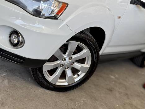 MITSUBISHI Outlander 3.0 V6 24V 4P GT 4X4 AUTOM�TICO, Foto 3