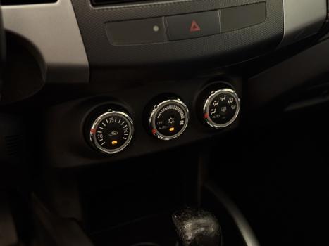 MITSUBISHI Outlander 3.0 V6 24V 4P GT 4X4 AUTOM�TICO, Foto 5