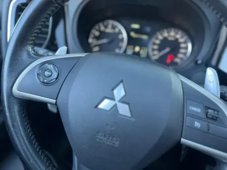 MITSUBISHI Outlander 3.0 V6 24V 4P 4X4 AUTOM�TICO, Foto 7