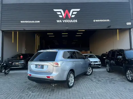 MITSUBISHI Outlander 3.0 V6 24V 4P 4X4 AUTOM�TICO, Foto 9