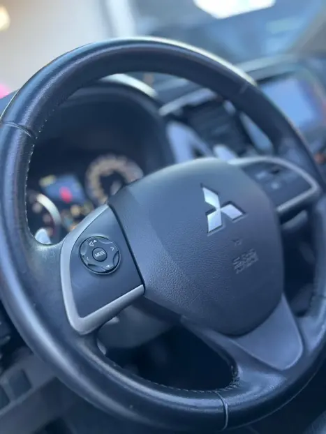 MITSUBISHI Outlander 3.0 V6 24V 4P 4X4 AUTOM�TICO, Foto 17