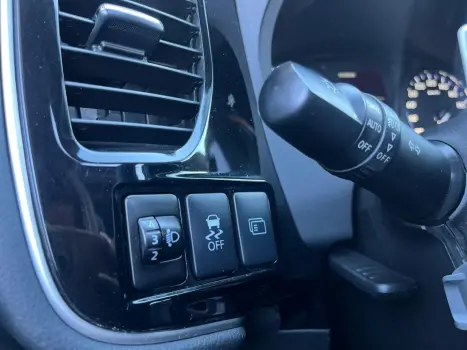 MITSUBISHI Outlander 3.0 V6 24V 4P 4X4 AUTOM�TICO, Foto 18