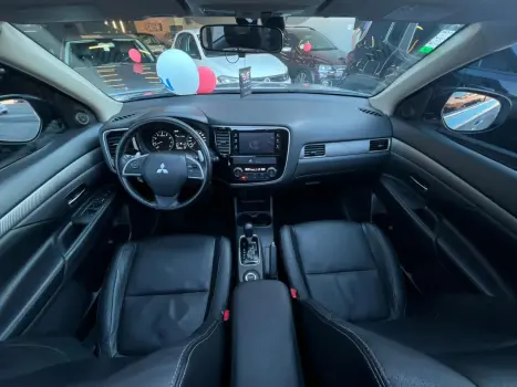 MITSUBISHI Outlander 3.0 V6 24V 4P 4X4 AUTOM�TICO, Foto 19