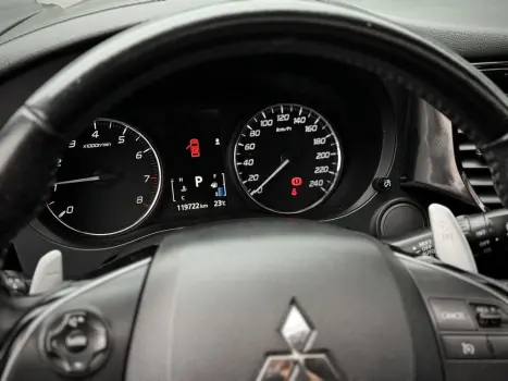 MITSUBISHI Outlander 2.0 16V 4P AUTOM�TICO, Foto 8