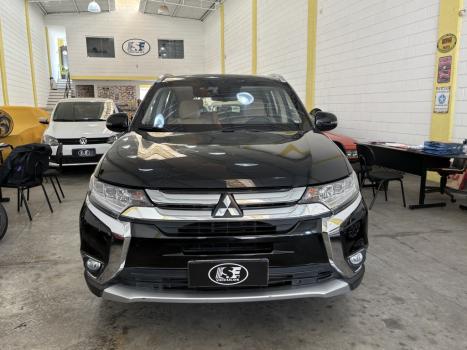 MITSUBISHI Outlander 2.2 16V 4P 4X4 DIESEL 7 LUGARES AUTOM�TICO, Foto 8