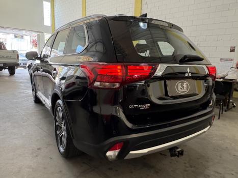 MITSUBISHI Outlander 2.2 16V 4P 4X4 DIESEL 7 LUGARES AUTOM�TICO, Foto 14