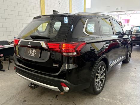 MITSUBISHI Outlander 2.2 16V 4P 4X4 DIESEL 7 LUGARES AUTOM�TICO, Foto 15